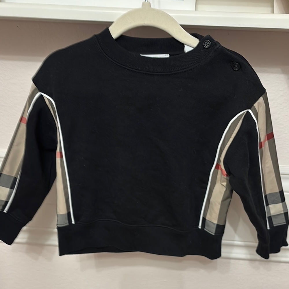 Burberry Kids Black Designer Sweatshirt with classic burberry pattern 18 mo